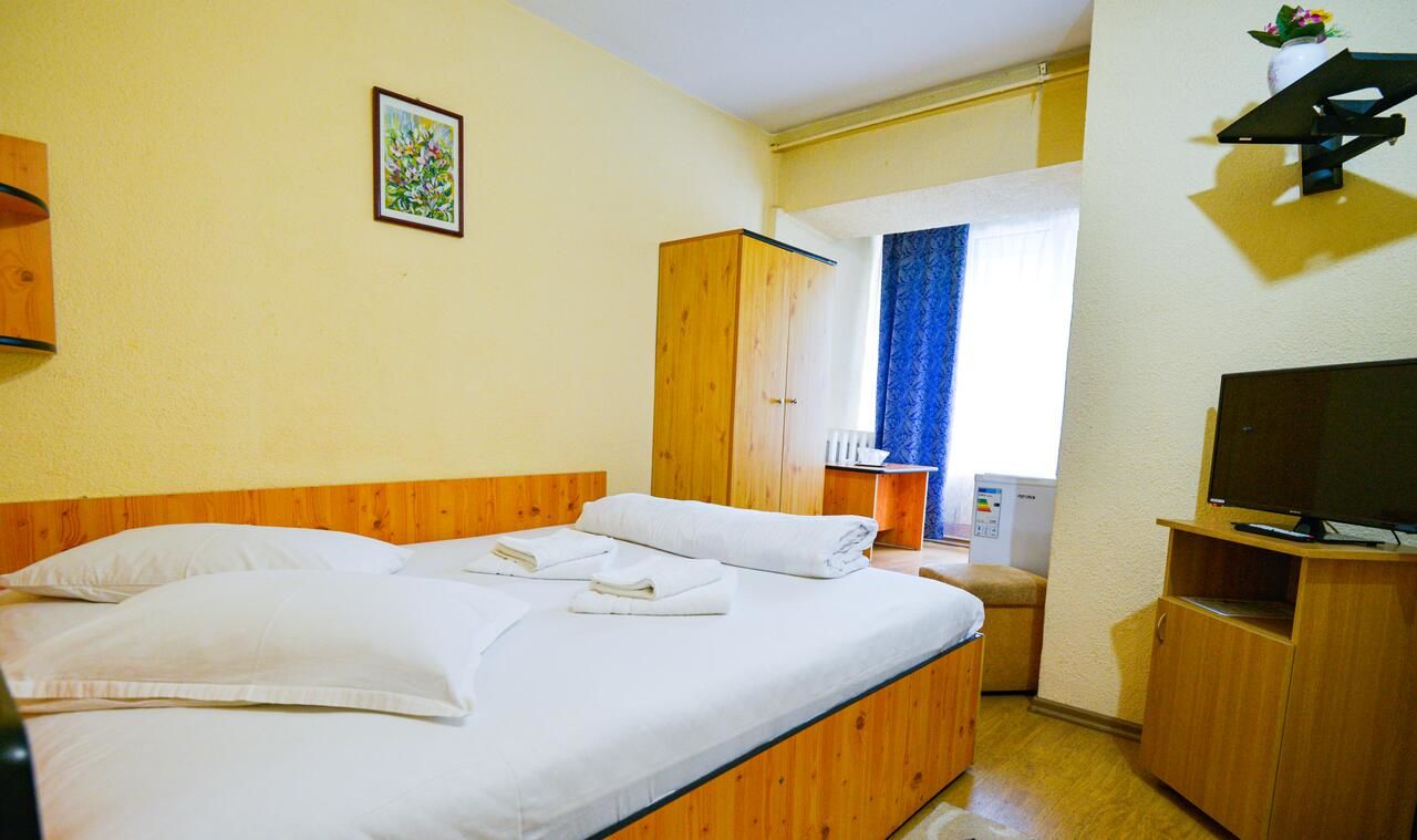 Отель Hotel Decebal Bistrita Бистрица-27