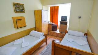 Отель Hotel Decebal Bistrita Бистрица Двухместный номер с 1 кроватью или 2 отдельными кроватями-4